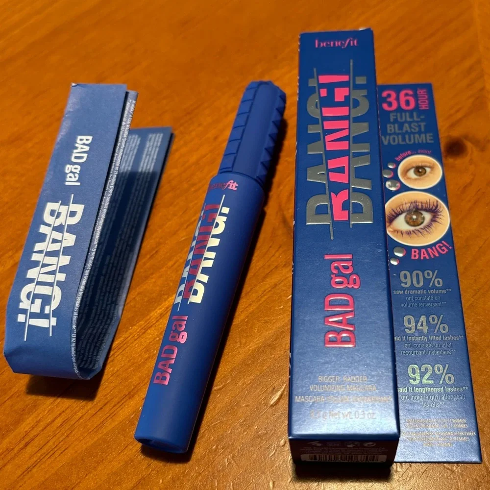 Benefit Bad Gal Bang Brightening Blue Mascara - Picture 5 of 16
